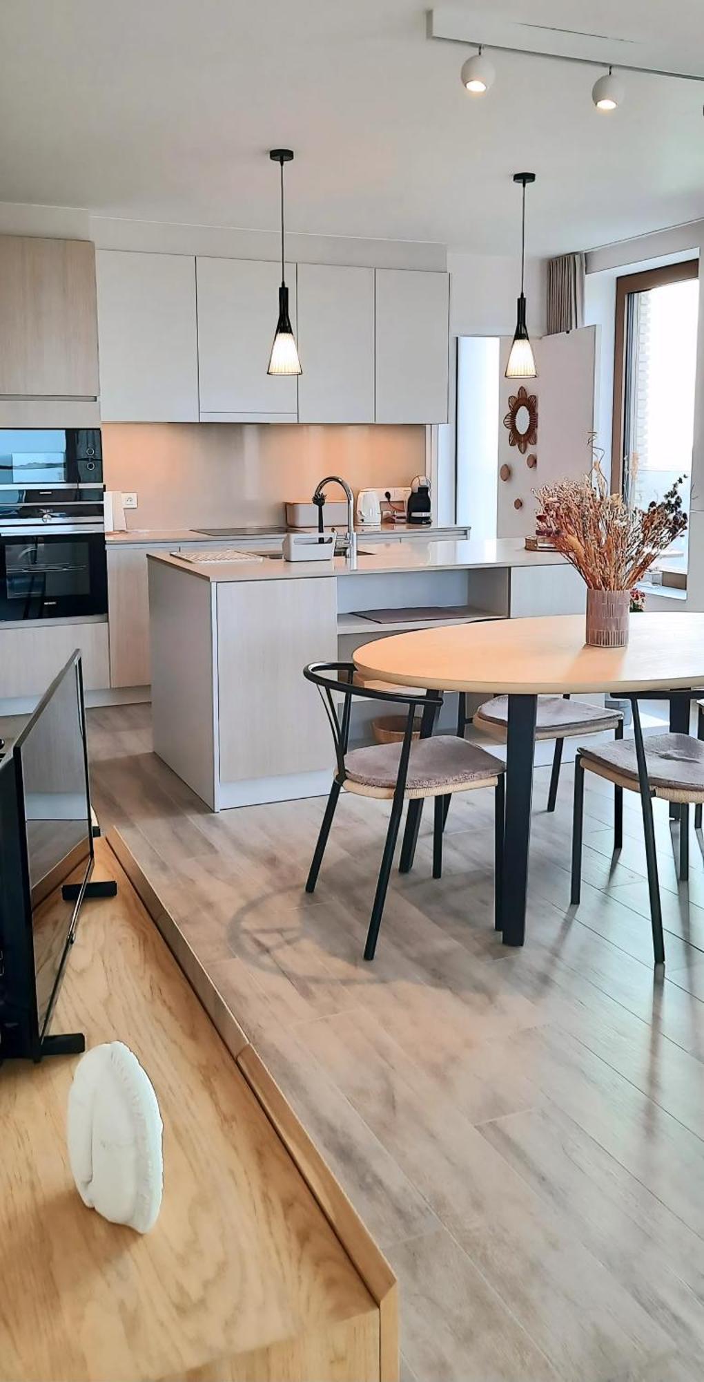 Modern 2-bedroom Near The Of T102 Appartement *